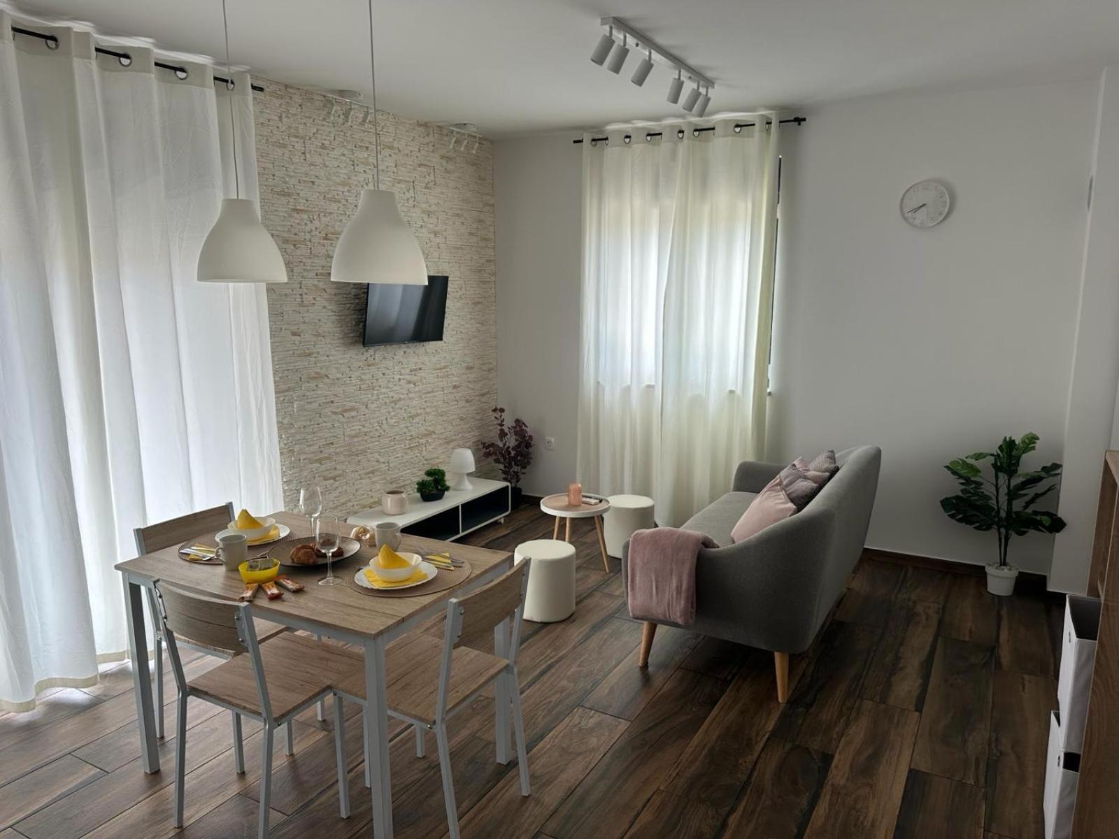 Apartments Harmony Hills Pula Exterior photo