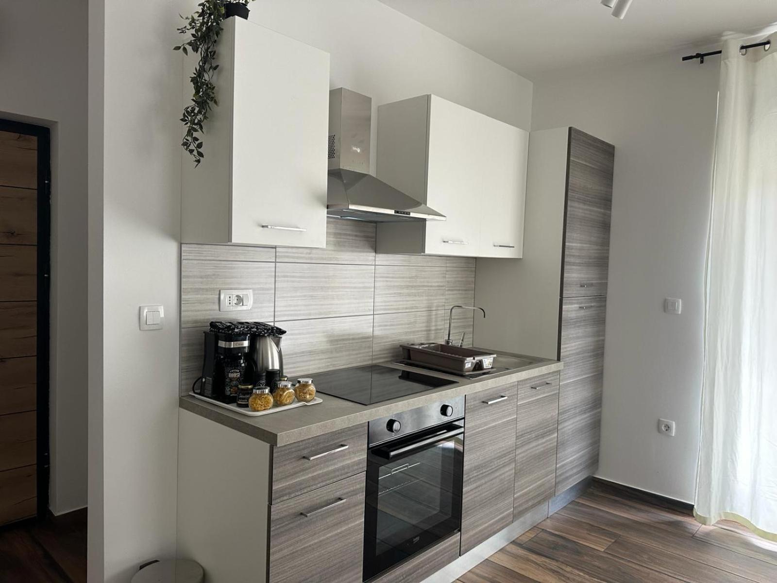 Apartments Harmony Hills Pula Exterior photo