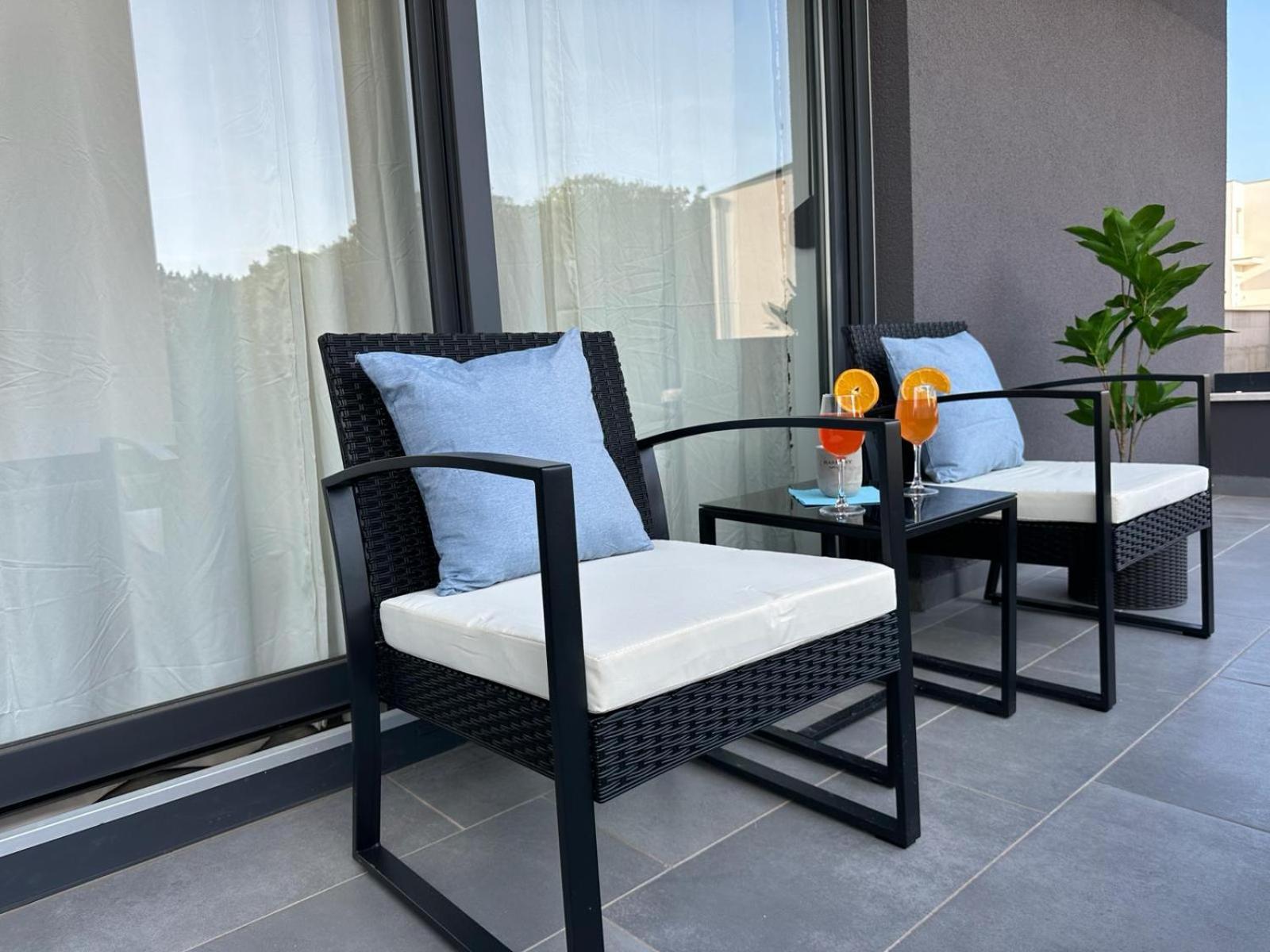 Apartments Harmony Hills Pula Exterior photo